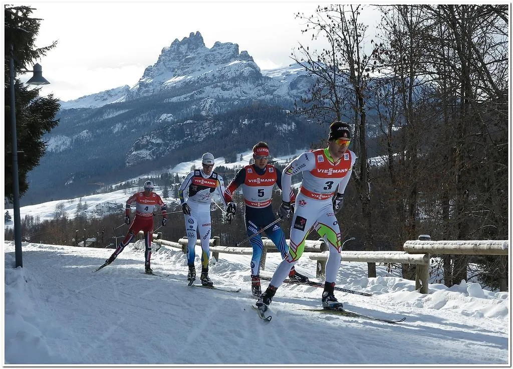 Hotel Al Larin Cortina dʼAmpezzo 3*,  İtalya